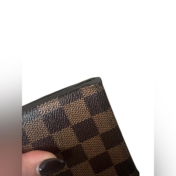 LOUIS VUITTON Damier Ebene Ludlow Wallet - Picture 8 of 13